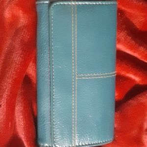 Dark blue woman purse with many compartments